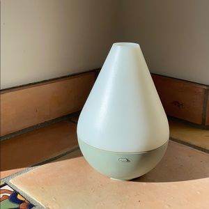 Dewdrop Essential Oil Diffuser